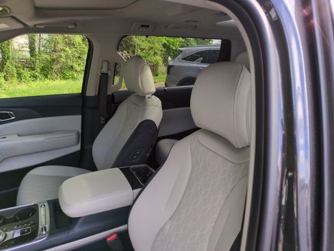 New 2026 Kia Carnival SX FWD image 17