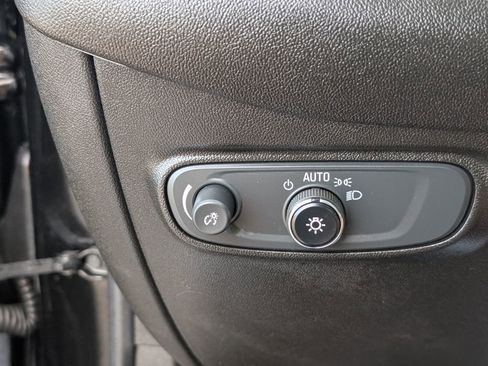 Used 2022 Chevrolet Equinox LS w/ LS Convenience Package FWD image 29