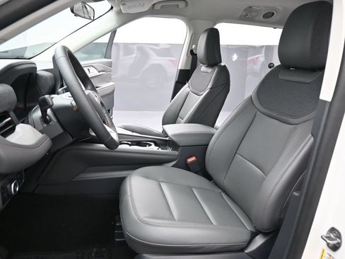 Used 2025 Ford Explorer Active RWD image 8