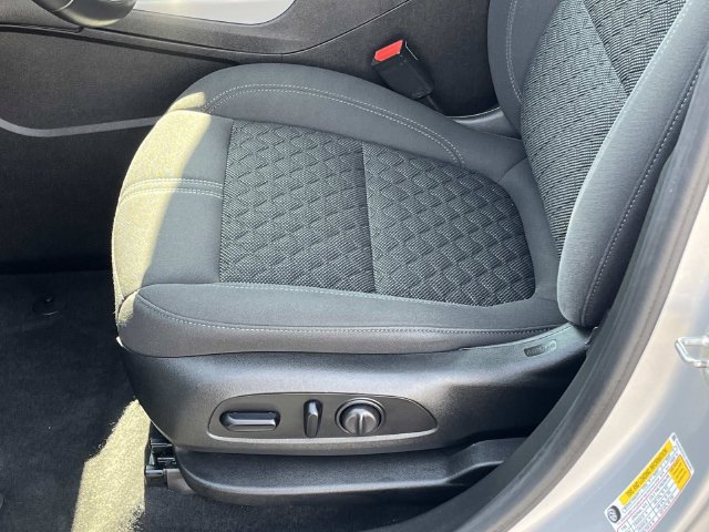 Used 2020 Chevrolet Blazer LT FWD image 28