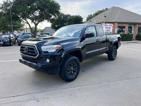 Used 2022 Toyota Tacoma SR5 w/ SR5 Appearance Package (SM) AWD/4WD image 3