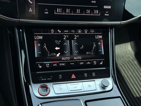 Used 2024 Audi S8 AWD/4WD image 27