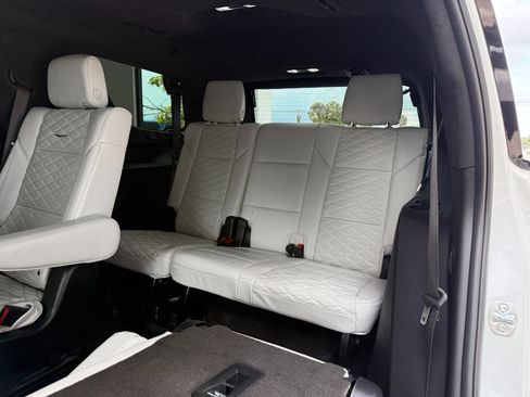 Used 2025 Cadillac Escalade V AWD/4WD image 29