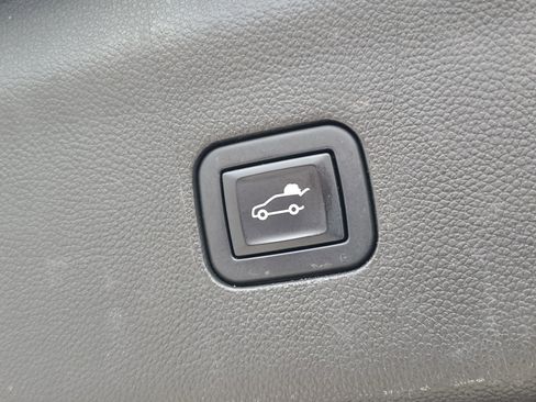 Used 2022 Buick Enclave Premium w/ Experience Buick Package image 7