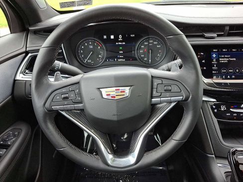 Certified 2024 Cadillac XT6 Sport w/ Technology Package AWD/4WD image 14