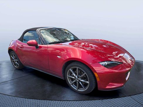 Used 2016 MAZDA MX-5 Miata Grand Touring RWD image 1