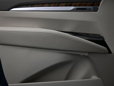 Used 2025 Cadillac Escalade ESV Sport Platinum image 21