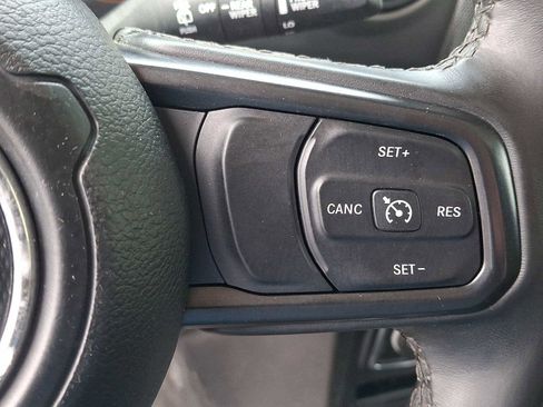 Used 2022 Jeep Wrangler Sport AWD/4WD image 18