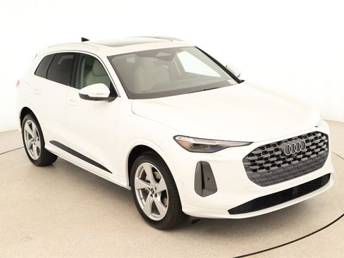 New 2025 Audi Q5 Prestige image 31