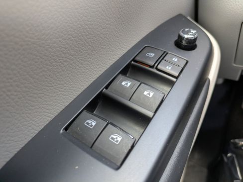 Used 2015 Toyota Highlander XLE image 20