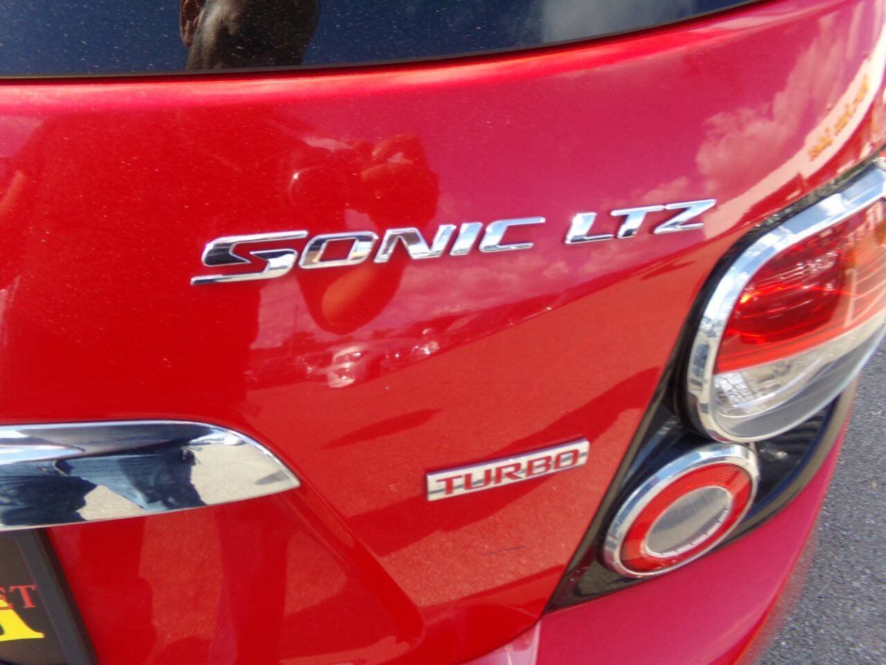 Used 2015 Chevrolet Sonic LTZ FWD image 6