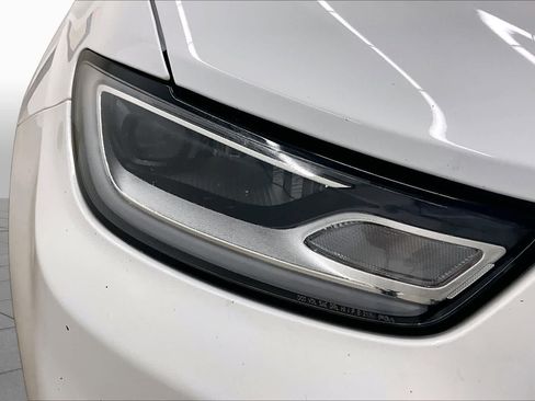 Used 2024 Chrysler Pacifica Touring-L FWD image 27