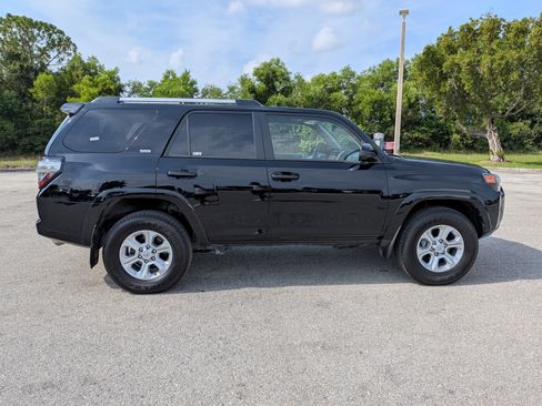 Used 2024 Toyota 4Runner SR5 RWD image 3