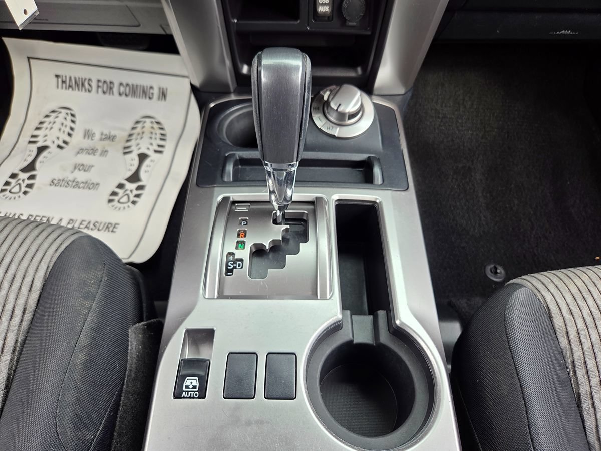 Used 2018 Toyota 4Runner SR5 AWD/4WD image 32