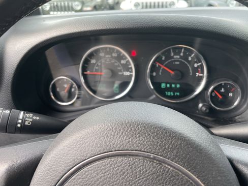 Used 2014 Jeep Wrangler Unlimited Sahara w/ Dual Top Group image 37