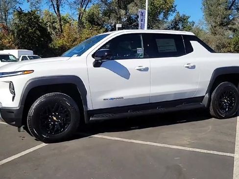 New 2026 Chevrolet Silverado EV LT image 5