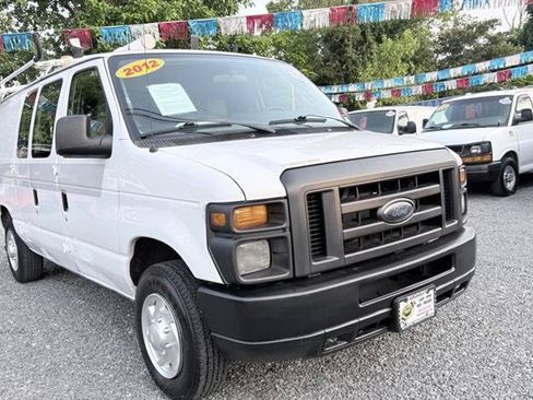 Used 2012 Ford E-150 and Econoline 150 w/ Commercial Cargo Van Pkg RWD image 4