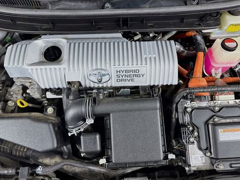 Used 2014 Toyota Prius Three image 36