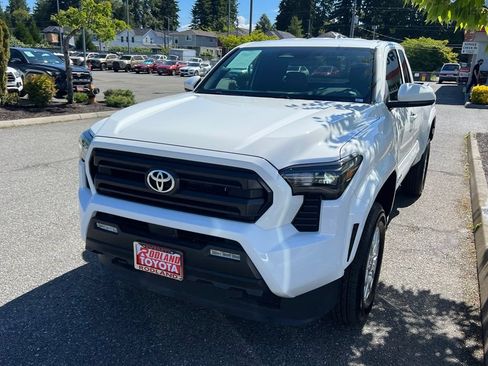 Used 2025 Toyota Tacoma SR5 RWD image 4