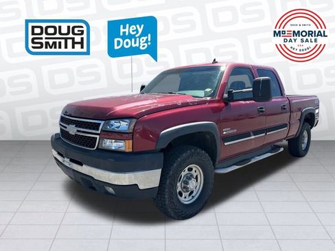 Used 2006 Chevrolet Silverado 2500 LT w/ Heavy-Duty Power Package AWD/4WD image 3