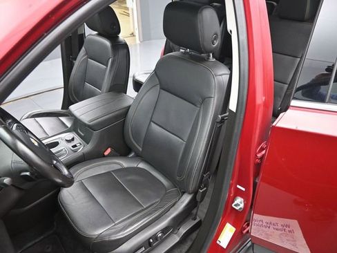 Used 2019 Chevrolet Traverse LT w/ LT Premium Package image 11