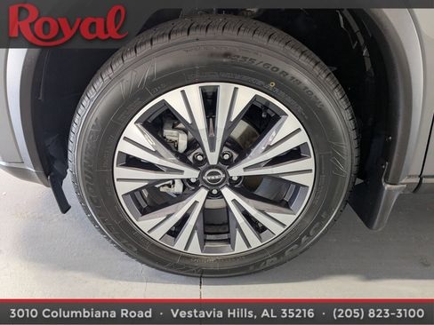 Used 2023 Nissan Rogue SV AWD/4WD image 25