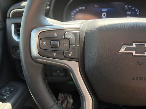 Used 2023 Chevrolet Suburban Z71 w/ Luxury Package image 28