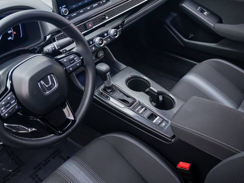 Used 2025 Honda Civic Sport image 14