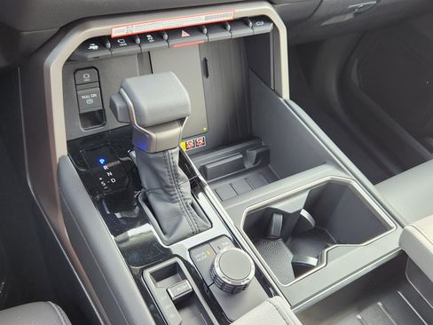 New 2026 Toyota Tundra Limited AWD/4WD image 17