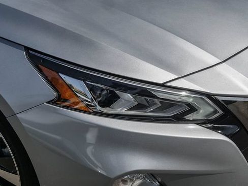 Used 2022 Nissan Altima 2.5 SR FWD image 11