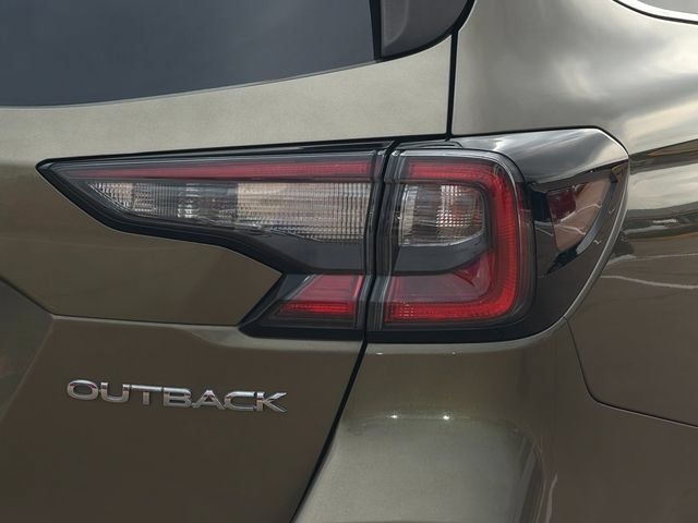 Used 2022 Subaru Outback Limited AWD/4WD image 32