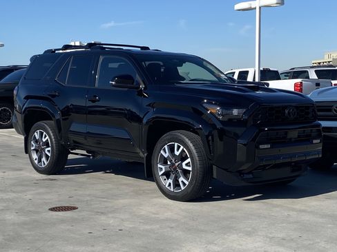 New 2026 Toyota 4Runner TRD Sport image 2