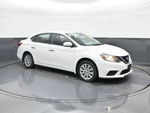 Used 2019 Nissan Sentra S FWD image 1