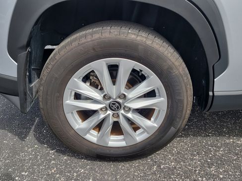 Certified 2024 Toyota Corolla Cross LE image 9