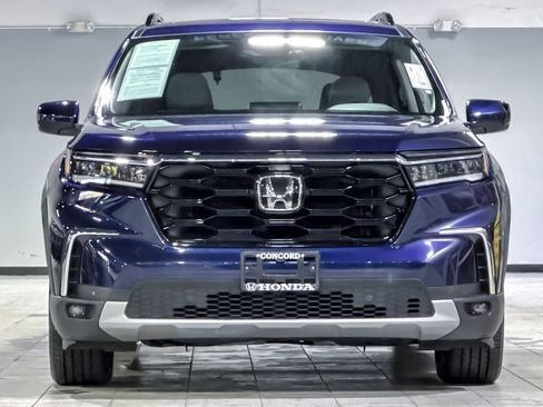 Used 2024 Honda Pilot Touring image 5