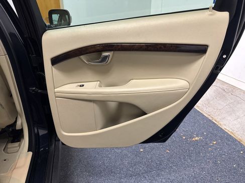 Used 2016 Volvo XC70 T5 Premier w/ Proximity Package image 12