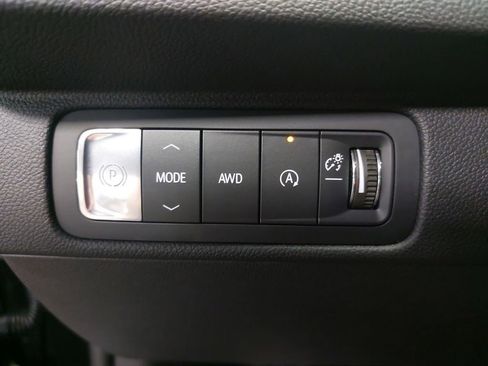Used 2026 Chevrolet Traverse LT w/ Driver Confidence Package AWD/4WD image 28