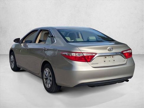 Used 2017 Toyota Camry LE FWD image 6