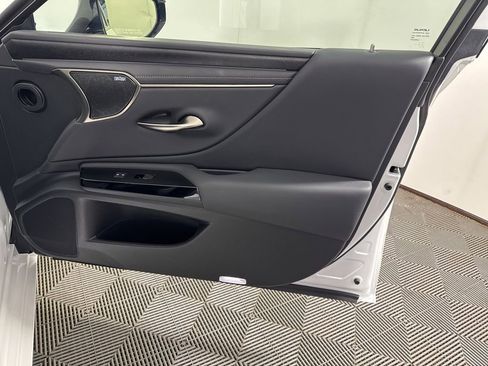 Used 2024 Lexus ES 350 w/ Accessory Package (Z2) FWD image 13