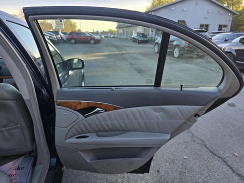 Used 2005 Mercedes-Benz E 320 4MATIC Sedan image 18