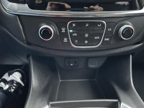 Used 2018 Chevrolet Traverse LS image 9