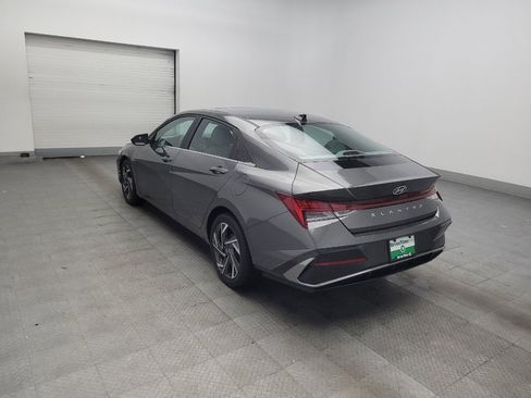Used 2025 Hyundai Elantra SEL FWD image 5