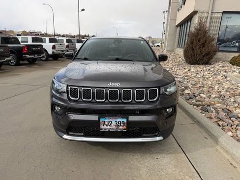 Used 2024 Jeep Compass Limited image 2