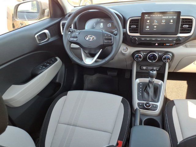 New 2026 Hyundai Venue SEL FWD image 4