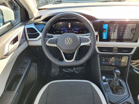 New 2026 Volkswagen Taos SE image 14