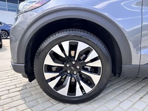 Used 2025 Ford Explorer Platinum w/ LUX Leather Package image 3