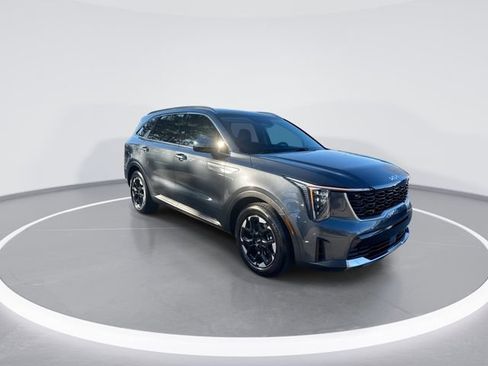 Used 2024 Kia Sorento S image 2