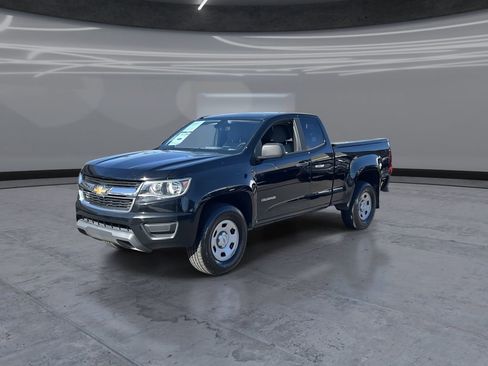 Used 2020 Chevrolet Colorado W/T w/ WT Convenience Package RWD image 3