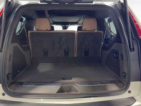 Used 2022 Cadillac Escalade ESV Premium Luxury image 37