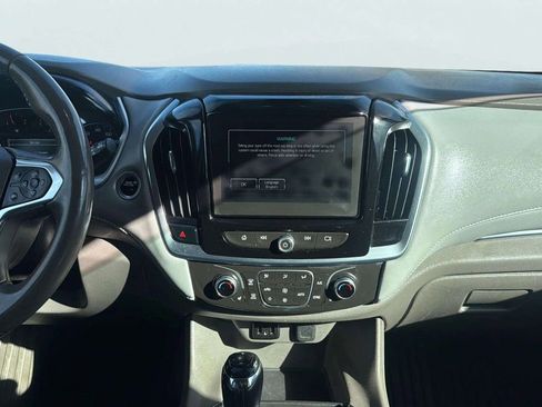 Used 2018 Chevrolet Traverse LT image 12